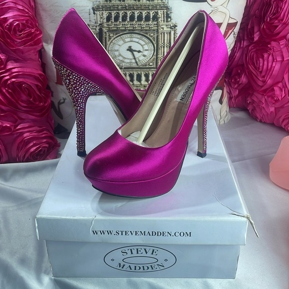 Steve‎ Madden heels in purple and plum, size 7 - Picture 2 of 12